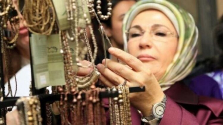 Emine Erdoğan’ın taktığı saatin fiyatı 30 bin Euro mu?
