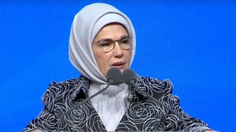 Emine Erdoğan da kitap çıkarttı