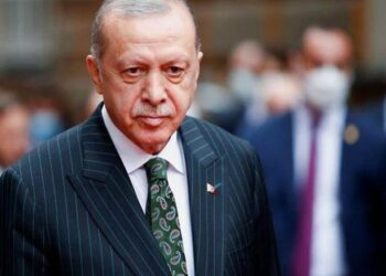 Erdoğan’ı şiirle eleştiren avukata büyük şok