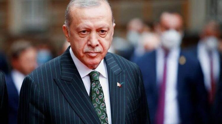 Erdoğan’ı şiirle eleştiren avukata büyük şok