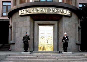 28 Şubat generallerinin rütbeleri söküldü