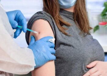 Hamileler için Covid-19 rehberinde ‘aşı’ güncellemesi