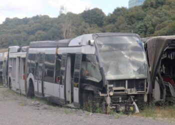 AKP döneminde alınan metrobüsler hurdalık oldu