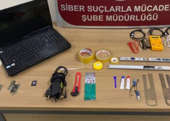 Kart kopyalayarak ATM’lerden 200 bin lira çektiler