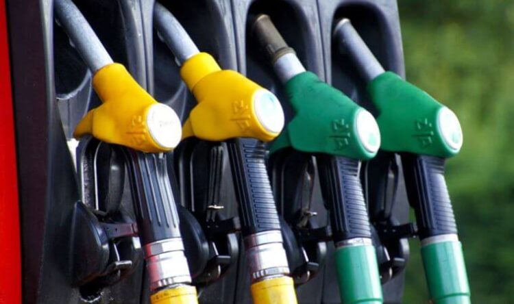 Petrol devinde benzin kalmadı