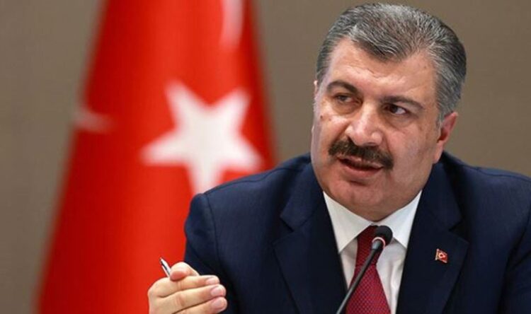 Fahrettin Koca, saat verdi: Meraklandıran açıklama