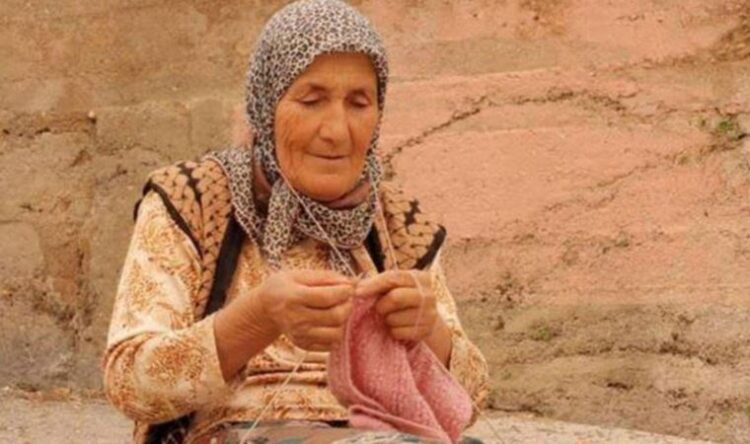 5 çocuk annesi serada ölü bulundu