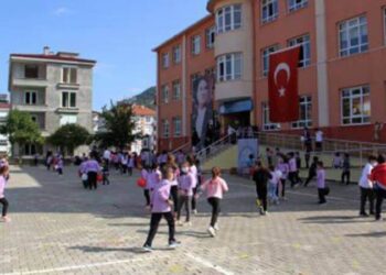 Bakan Özer, yüz yüze eğitime devamlılık oranını açıkladı