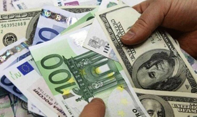 Piyasalar ateş hattında: Dolar ve euro fırladı