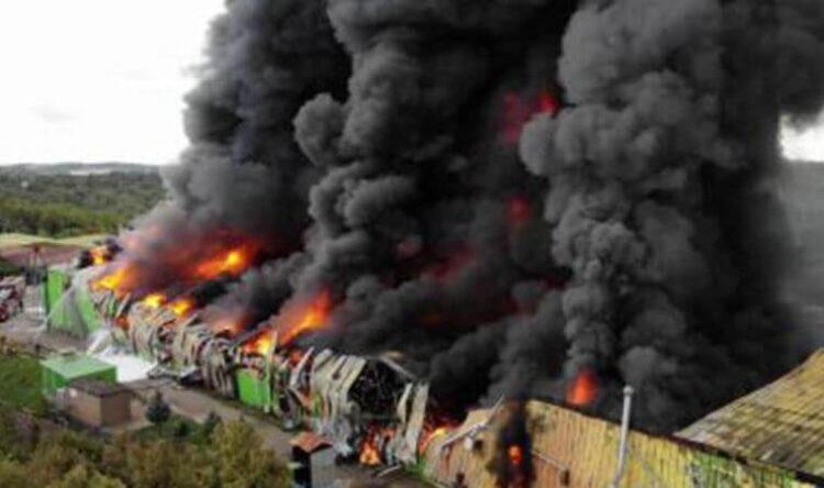 Şile’de fabrikada art arda patlama