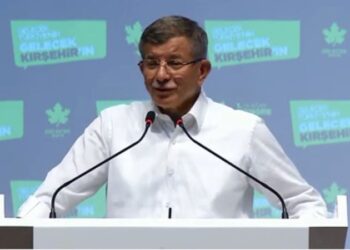 Davutoğlu’ndan, Erdoğan iddiası: Katıldığı toplantıda tartışma çıktı
