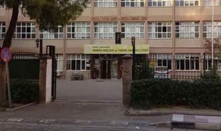 2 öğrencide Covid-19 çıktı, sınıf karantinaya alındı