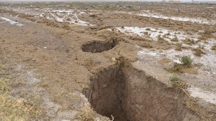 Konya’daki dev yarıkların oluşma sebebi açıklandı