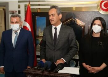 Mahmut Özer: Yaklaşık 200 sınıfta yüz yüze eğitime ara verildi