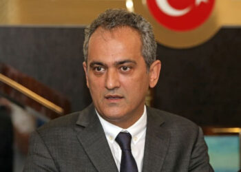 Özer: Vakalar arttıkça sınıfların kapatılması gayet doğal