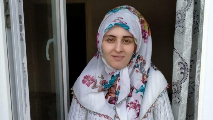 Eşini 2 gün işkence ederek öldürdü