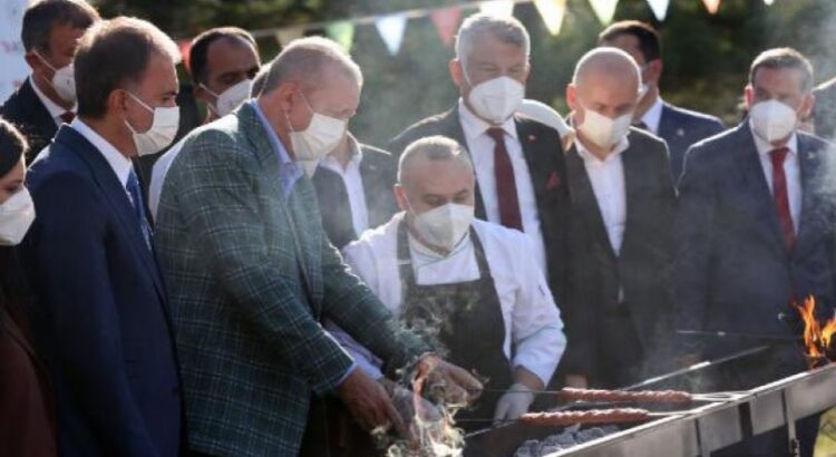 Erdoğan’ın kebapçılarla olan fotoğrafı sosyal medyanın gündeminde