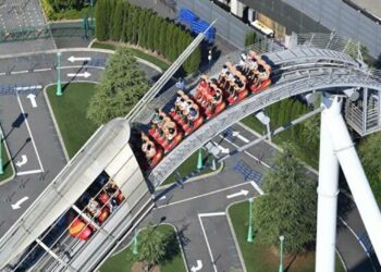 Elektrik kesildi, 35 kişi hız treninde mahsur kaldı