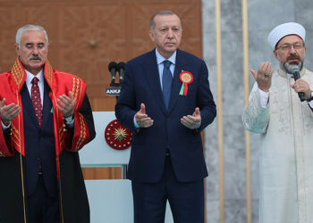 Diyanet İşleri Başkanı Erbaş hakkında suç duyurusu