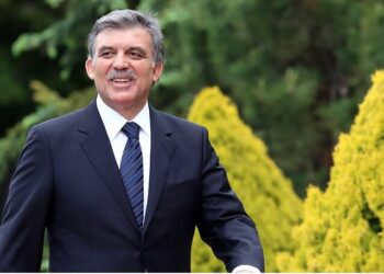 Abdullah Gül yıllar süren sessizliğini ‘büyükelçiler’ için bozdu