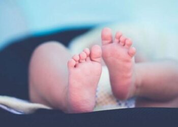 18 günlük bebek, anne ve babasının arasında ölü bulundu