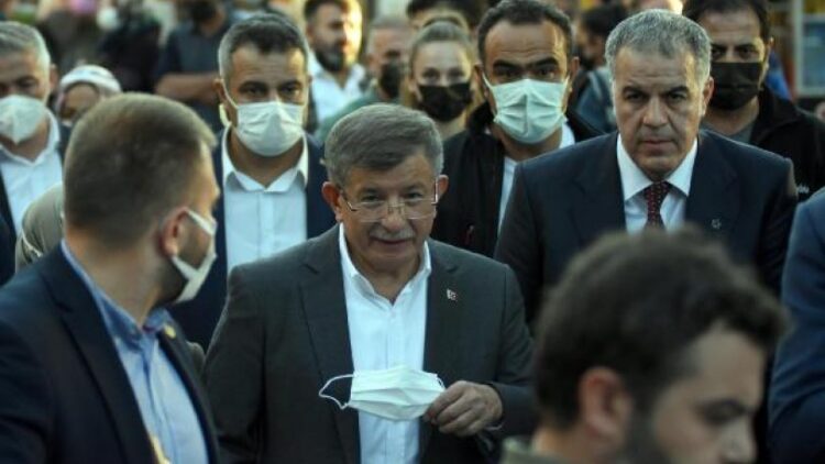 ‘Sen arkadaşlarına ihanet ettin’ çıkışına Davutoğlu’ndan sert yanıt