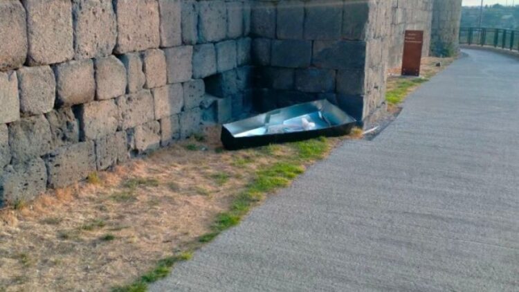 Diyarbakır’da Ahmet Güneştekin’in ‘Hafıza Odası’ sergisi protesto edildi