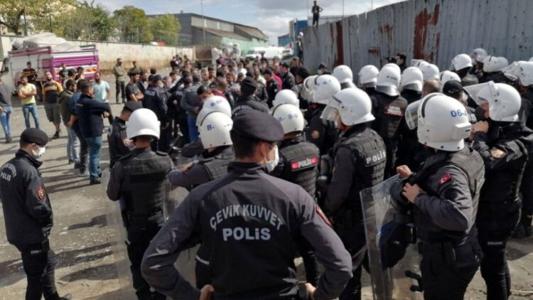 Atık kağıt işçilerine müdahale: 5 işçi gözaltına alındı