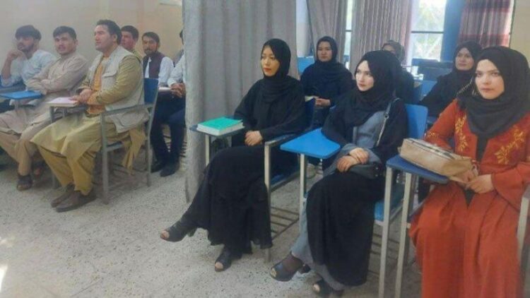 Taliban’dan dünyaya teklif: Bize para verin, kadınların eğitimine müsaade edelim