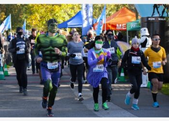 Kanada’da süper kahraman kostümlü koşu yarışı düzenlendi