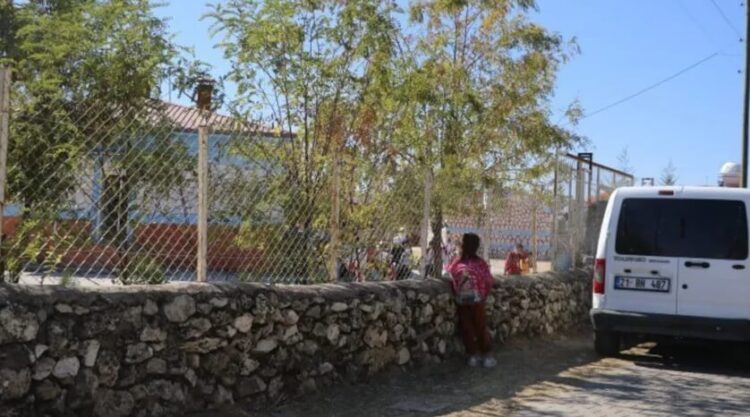 İlkokulda 7 öğrenciden cinsel taciz iddiası: Öğretmen hala görevde