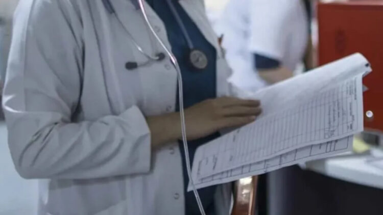 Aşı karşıtlarına miting izni veren valilikten aile hekimlerine yasak