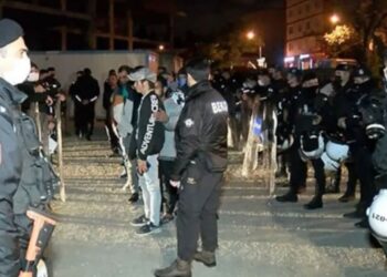 Kağıt toplama depolarına gece baskını: 200’e yakın gözaltı