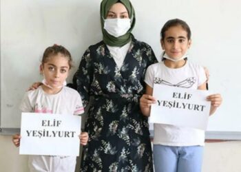 Adı ve soyadı aynı 28 öğrenciyi ayırt etmek için sıfat kullanıyorlar