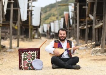 Emre Dayıoğlu’nun ilk albümü ‘Heybemdeki Türküler’ yayınlandı