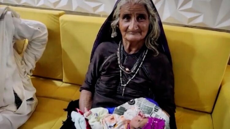 70 yaşında ilk kez anne oldu