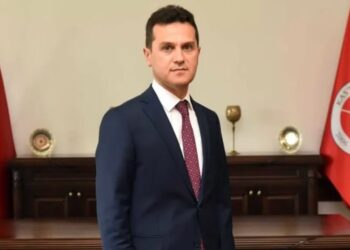 Sayıştay raporu: Rektör kendini dekan atadı
