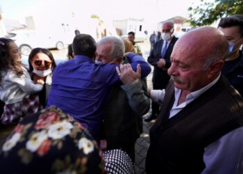 Elazığlı depremzede isyanını İmamoğlu’yla paylaştı