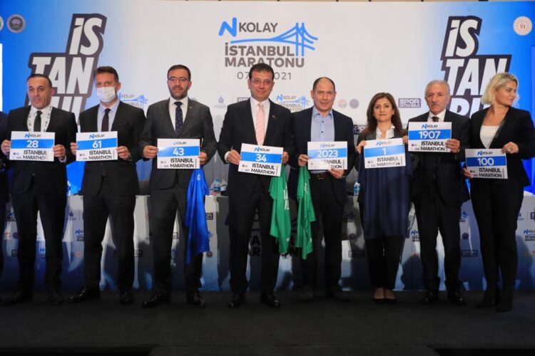 N Kolay 43. İstanbul Maratonu ‘uçan tişörtlerle’ tanıtıldı