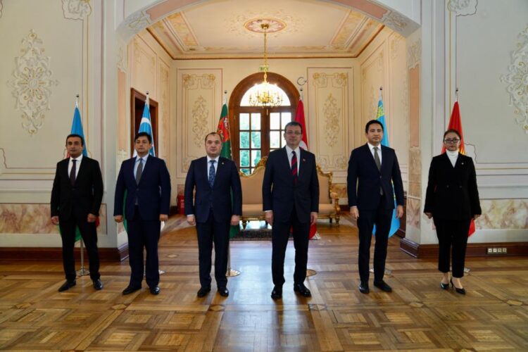 İmamoğlu Türk Dünyası diplomatlarıyla buluştu: İstanbul üzerine düşeni yapmaya hazır