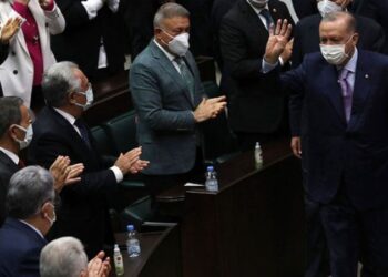 AKP’de gerçekleşecek büyük kopuşun tarihini açıkladı