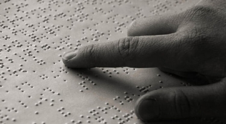 Diyanet’ten görme engelliler için 1400 TL’ye Kuran