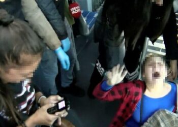 Metrobüs duraklarında dilenci operasyonu! Çocuklar korkudan ağladı