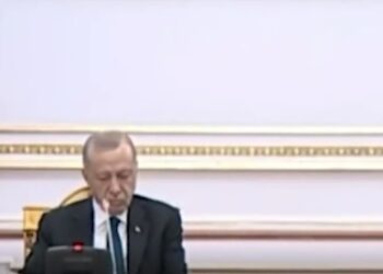 Cumhurbaşkanı Erdoğan basın toplantısında uyuyakaldı