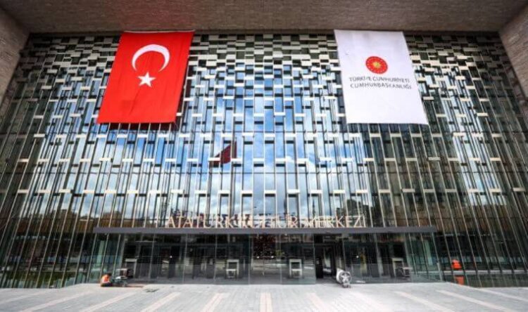 AKM açılışı için Saray’dan ya da Vahdettin Köşkü’nden alınmış PCR şartı