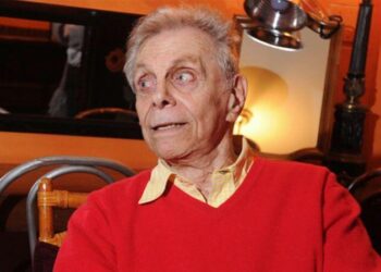 Siyasi hiciv ustası ünlü komedyen hayatını kaybetti