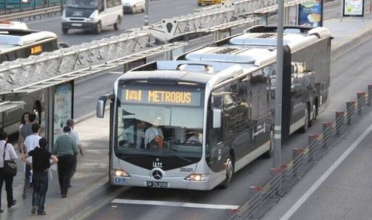 İBB Başkanı İmamoğlu duyurdu: Toplu taşıma ücretsiz