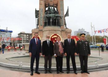 ‘İstanbul’un Kurtuluşu’ Taksim’de kutlandı