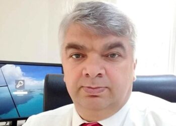 Emekli emniyet amiri evinde ölü bulundu