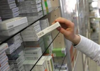 Eczanelerde kriz: Hastalar kapı kapı ilaç arıyor